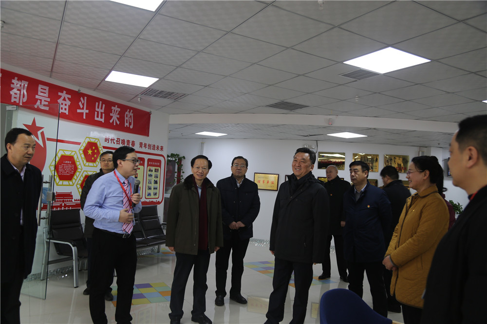 熱烈歡迎全國總工會(huì)副主席，書記處書記魏地春及省總工會(huì)王保存主席一行蒞臨安陽青峰網(wǎng)絡(luò)參觀指導(dǎo)